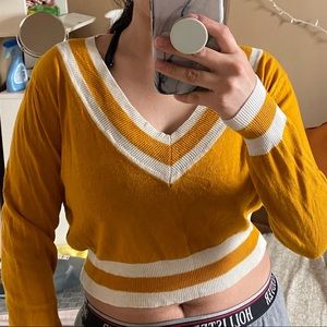 Forever 21 Crop Sweater Off Shoulders Size M